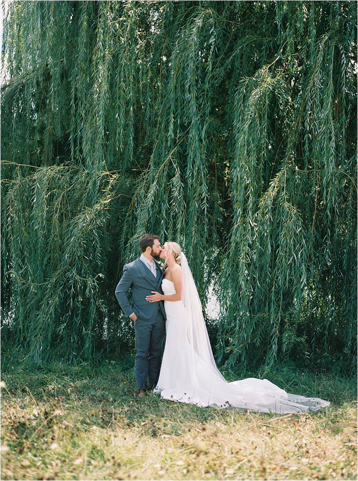 Des Moines wedding at Carper Vineyard