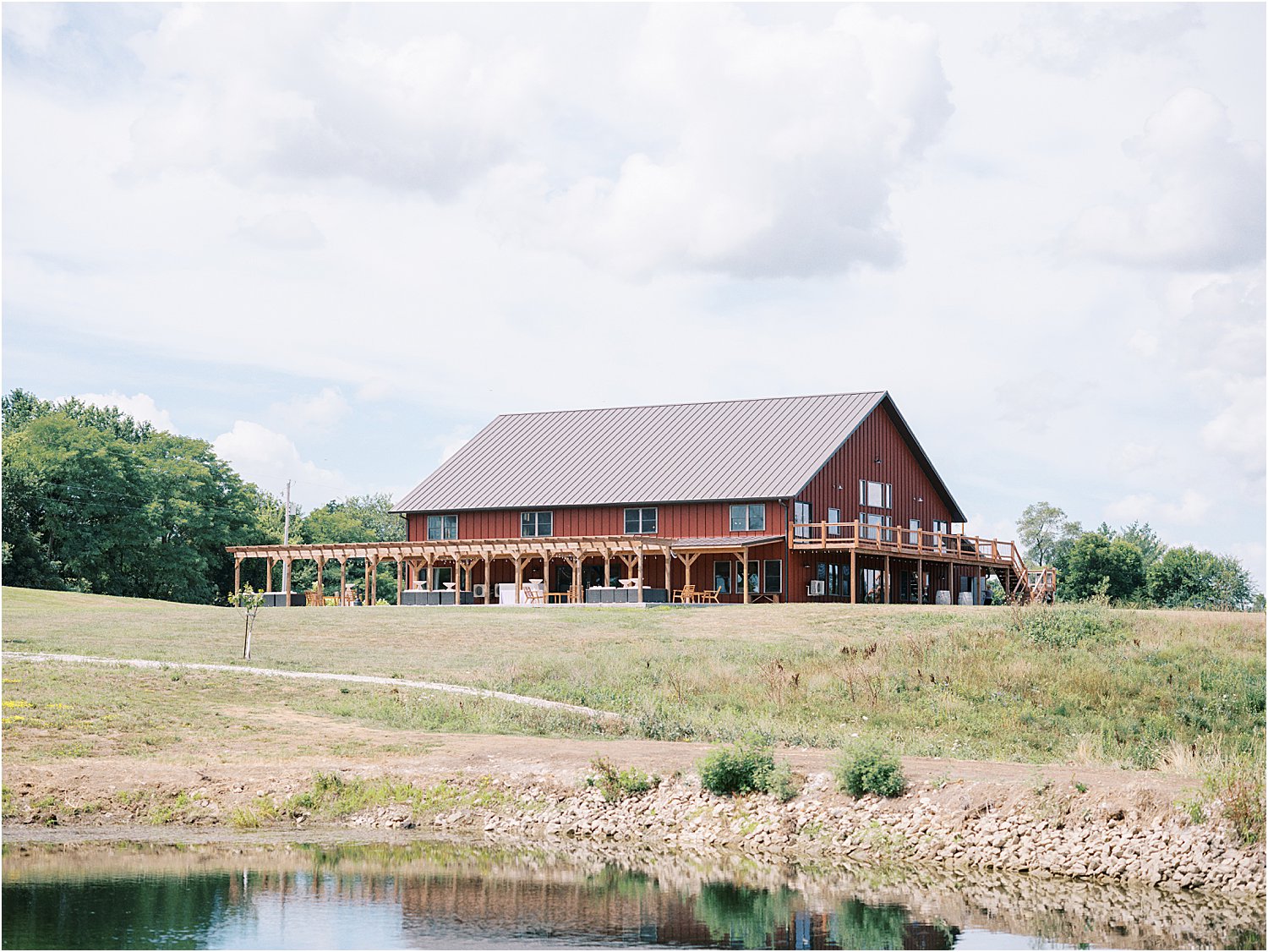 Carper Vineyard Des Moines Wedding Venue