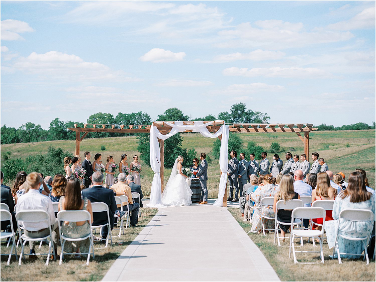 Carper Vineyard Des Moines Wedding Ceremony